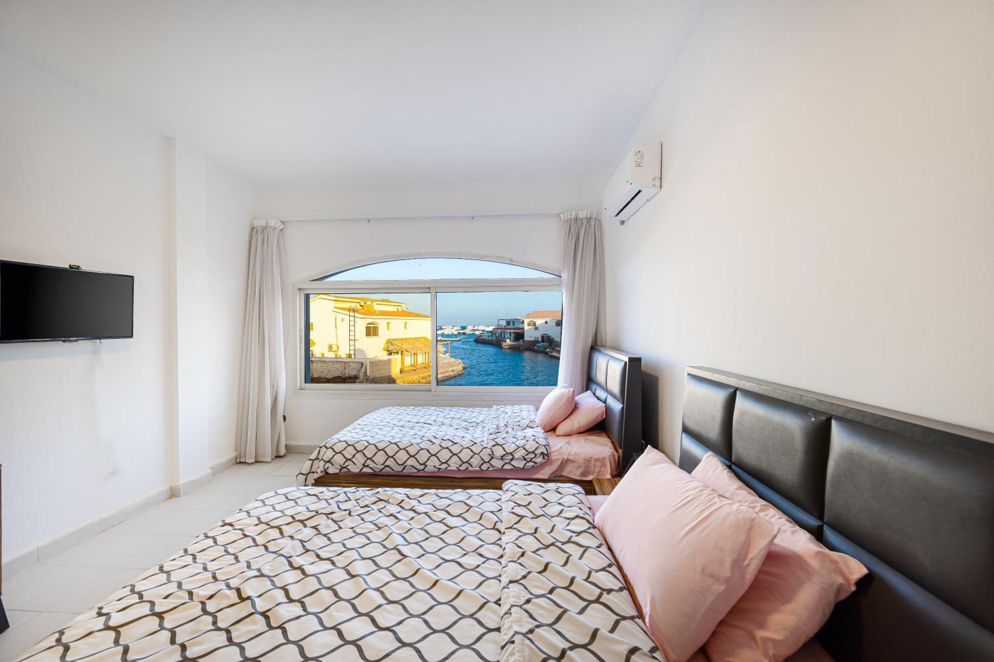 Aden Beach - Sea View Room With Beach Access In Villa Hurghada Exterior photo
