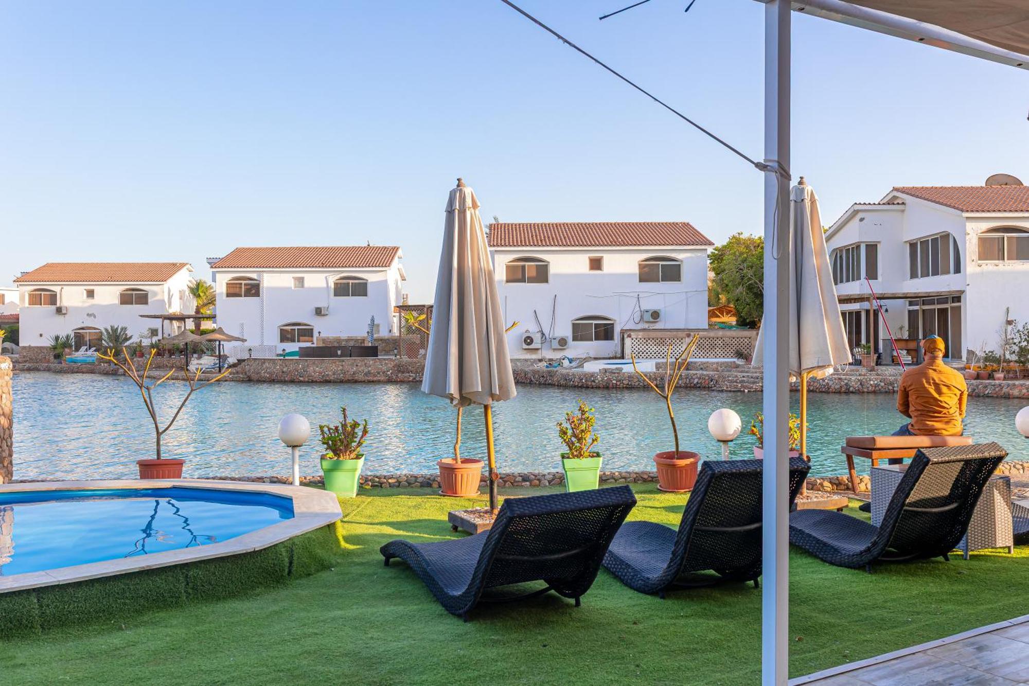 Aden Beach - Sea View Room With Beach Access In Villa Hurghada Exterior photo